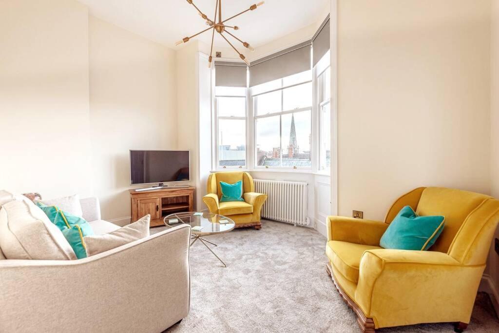 Luxury Apartment Rowntree House Across From The Shambles Йорк Екстериор снимка