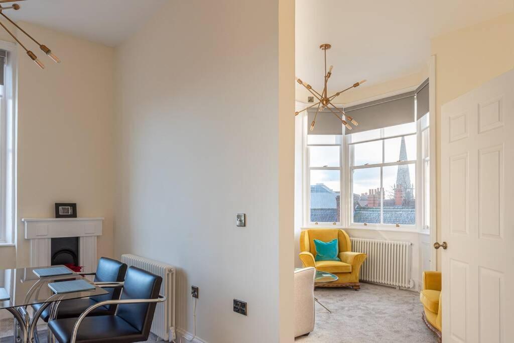Luxury Apartment Rowntree House Across From The Shambles Йорк Екстериор снимка