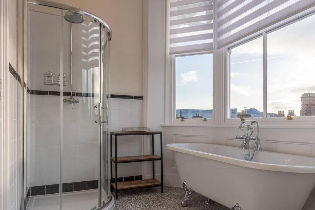 Luxury Apartment Rowntree House Across From The Shambles Йорк Екстериор снимка