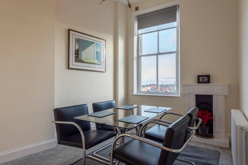 Luxury Apartment Rowntree House Across From The Shambles Йорк Екстериор снимка